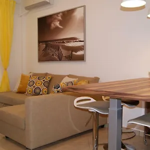 Brand New Luxury , Θεσσαλονίκη Ελλάδα